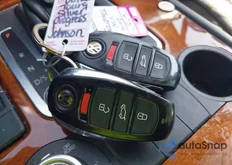 2014 Volkswagen Touareg 3.6L Lux z USA, uszkodzony, nr VIN WVGEF9BP1ED009269